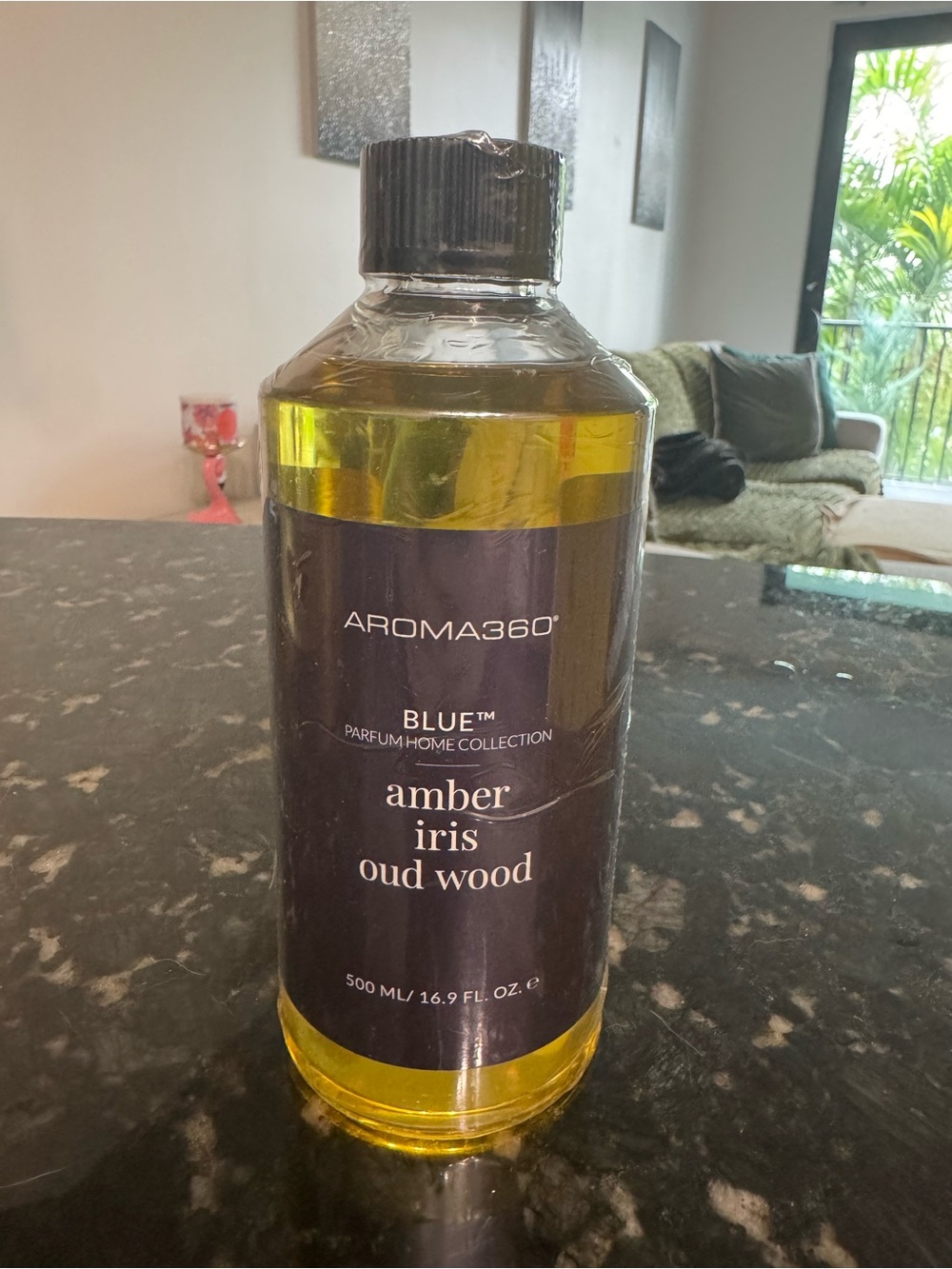 AROMA360 Blue Amber Iris Oud Wood Home Fragrance - Blue 500ml - Picture 4 of 4